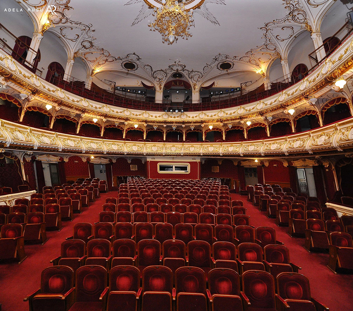 Teatrul de Stat Regina Maria, interior