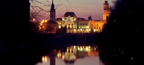 Primaria Oradea privita de pe Podul Intelectualilor