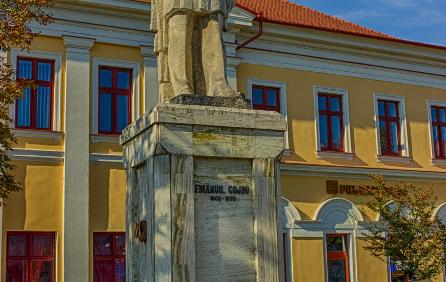 Statuia Emanuil Gojdu
