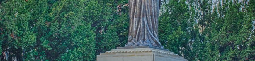 Statuia Regina Maria