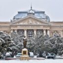 Teatrul de stat si Statuia Regina Maria
