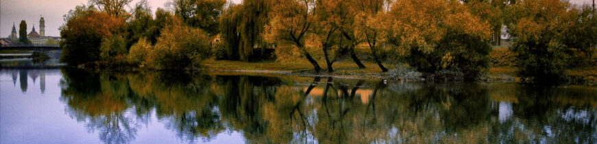 Toamna reflectata in Crisul Repede
